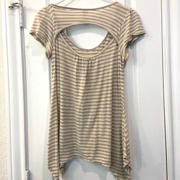 Alya Striped Hi Low Hem Tunic Top with Cut out back and Scoop Neck - Picture 7 of 9